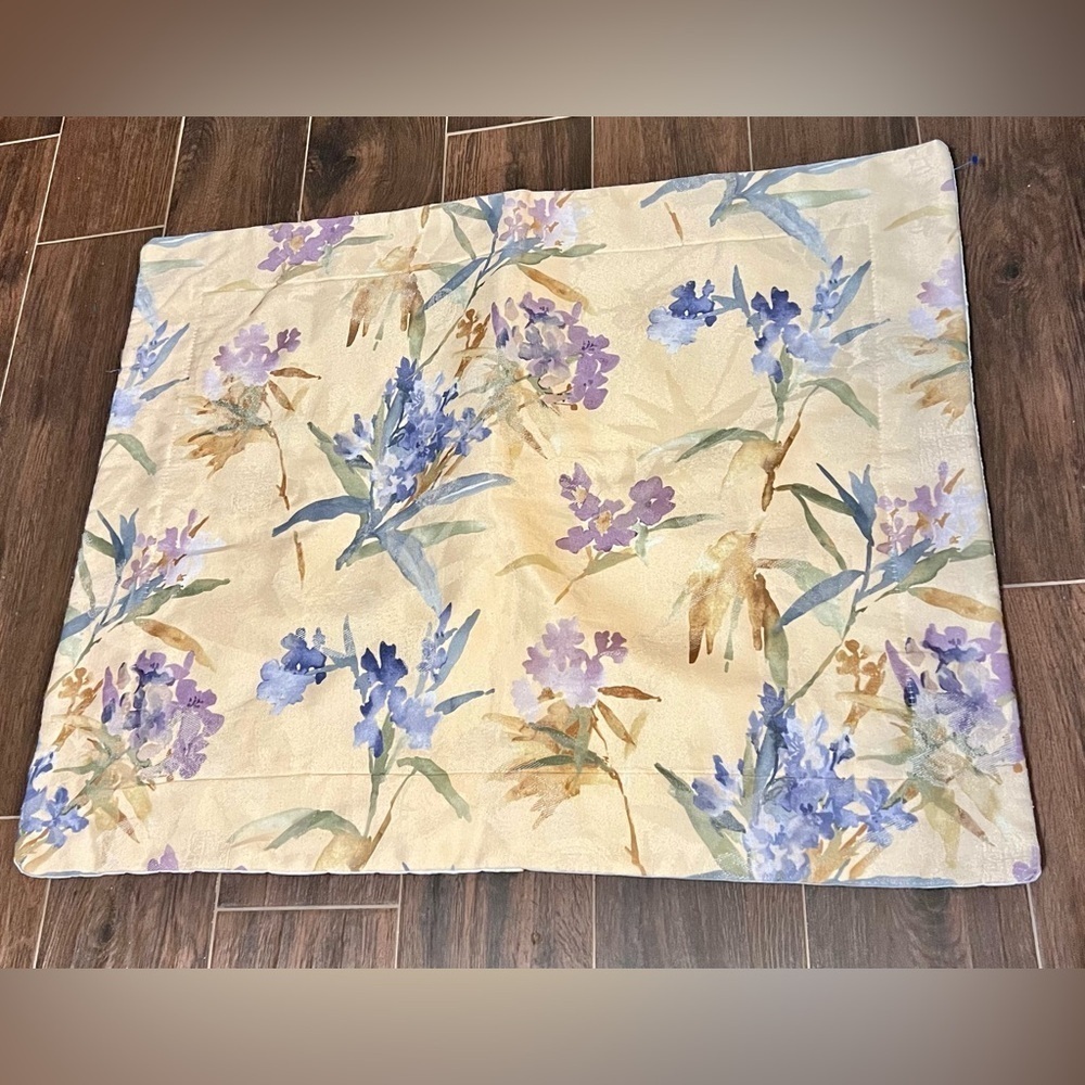 Westpoint Stevens 2 Standard Pillow Shams Pale Yellow With Flowers